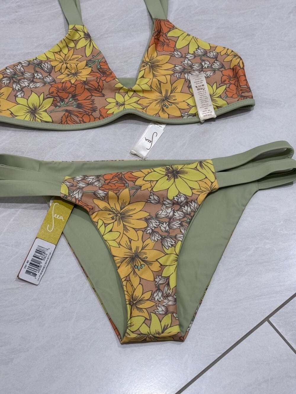 Seea Reversible Bikini Set Size L - Picture 3 of 12